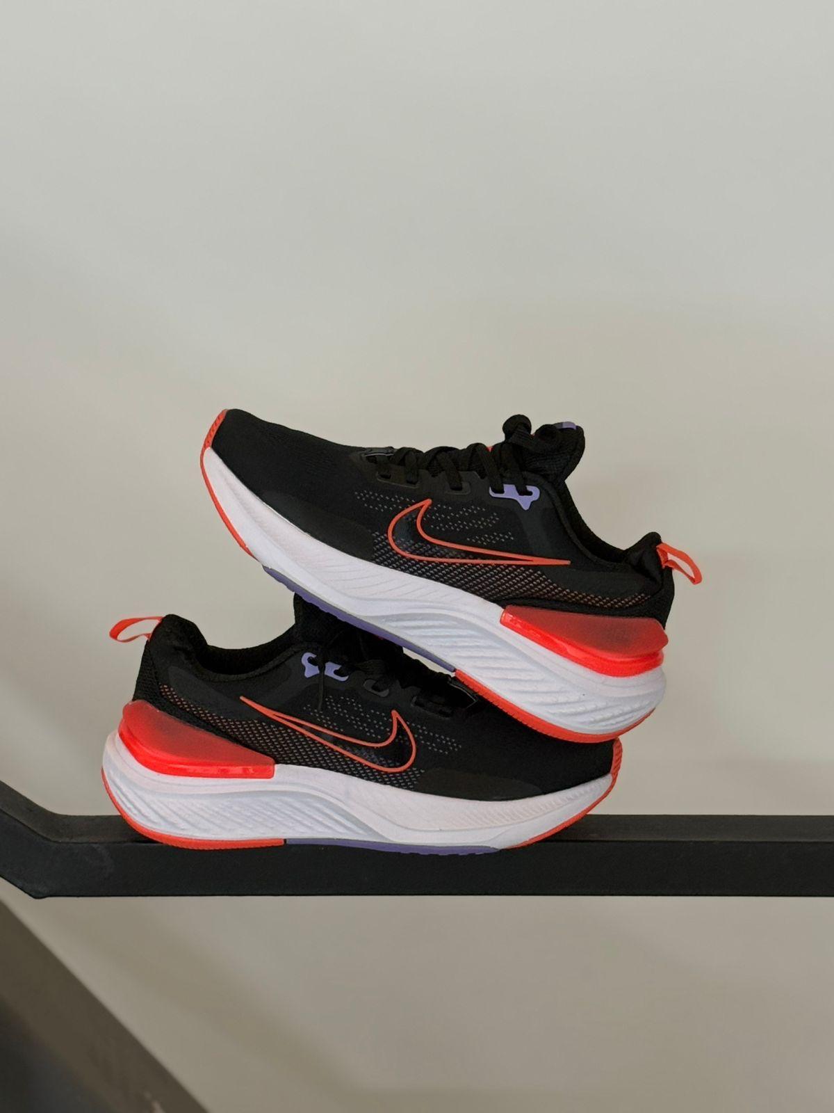 NIKE ZOOM DAMA