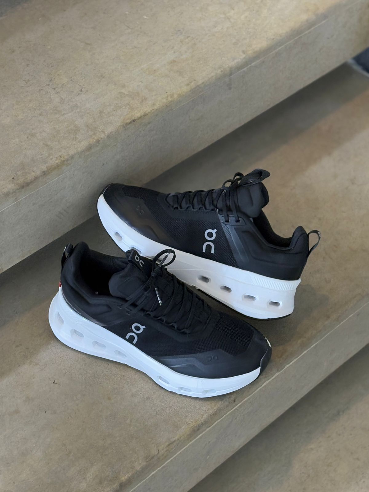 ON CLOUD DAMA Y CABALLERO