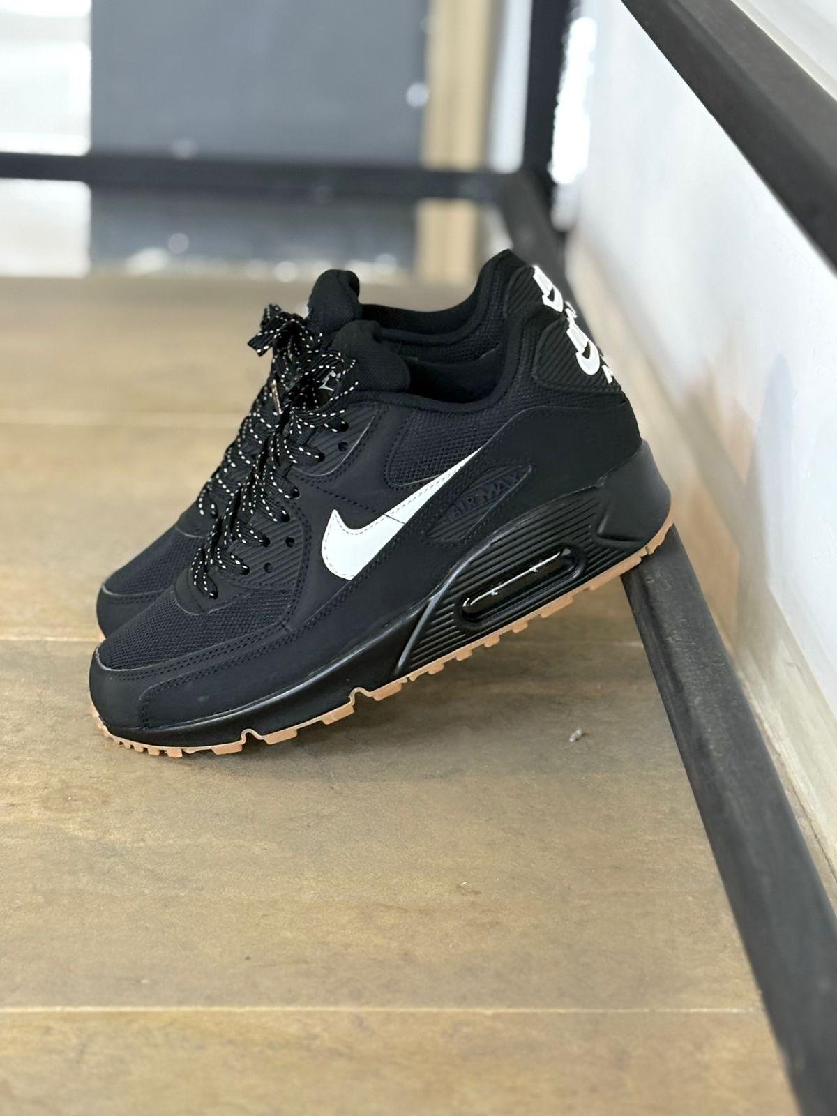 NIKE AIR MAX CABALLERO