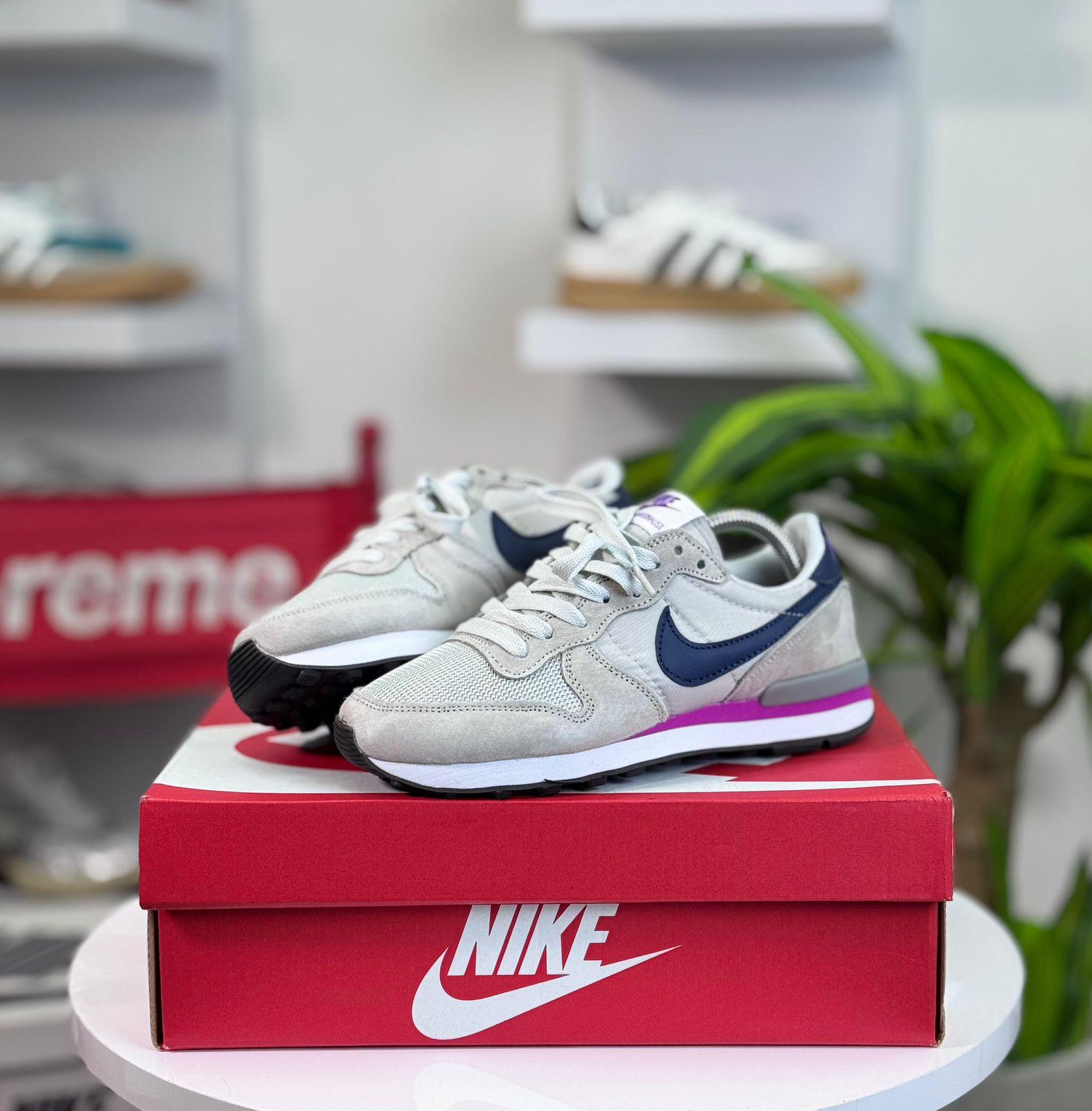 NIKE INTERNACIONAL DAMA