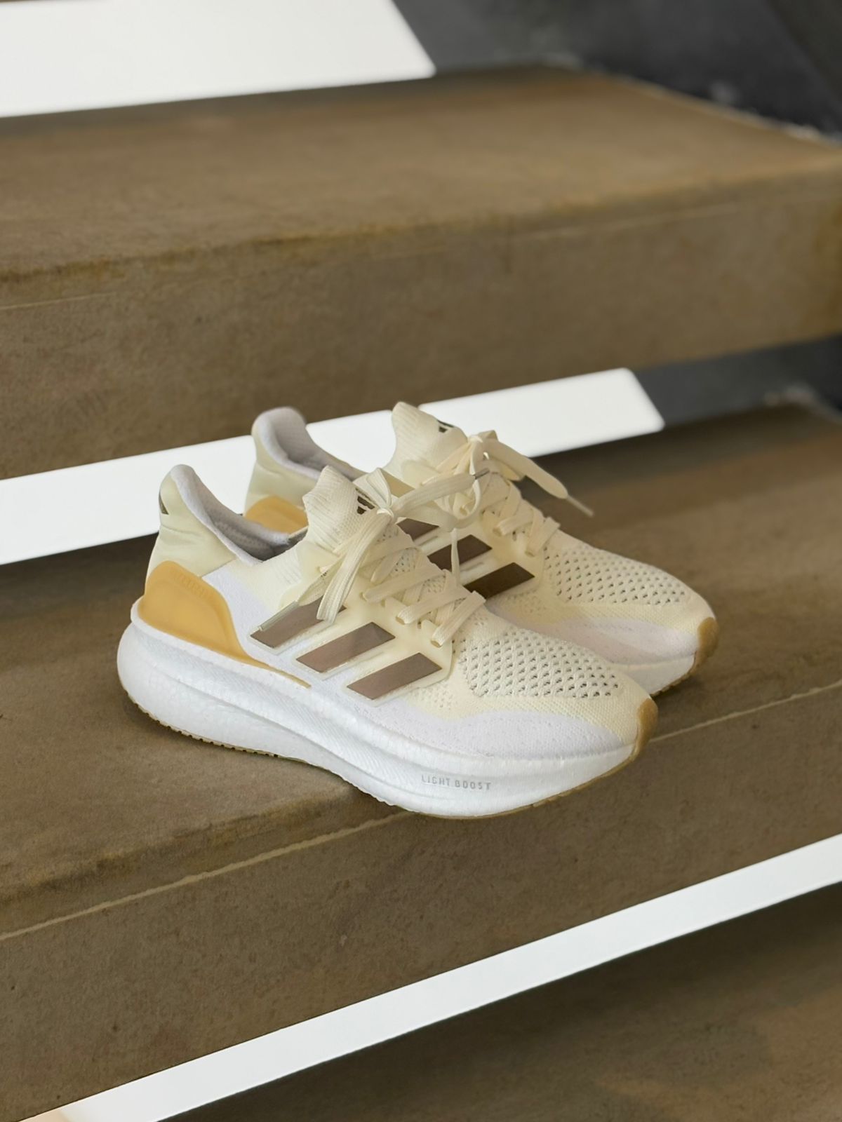 ADIDAS LIGTH BOOST DAMA