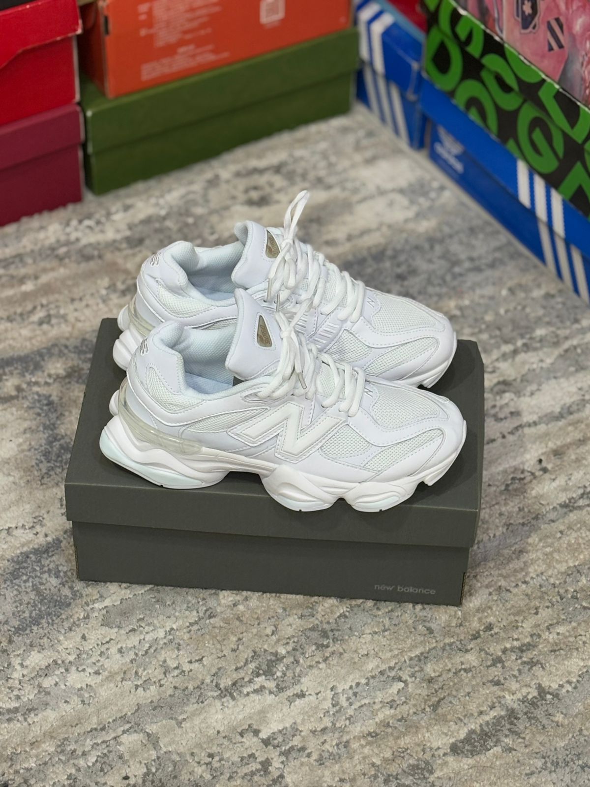 NEW BALANCE 9060 DAMA Y CABALLERO