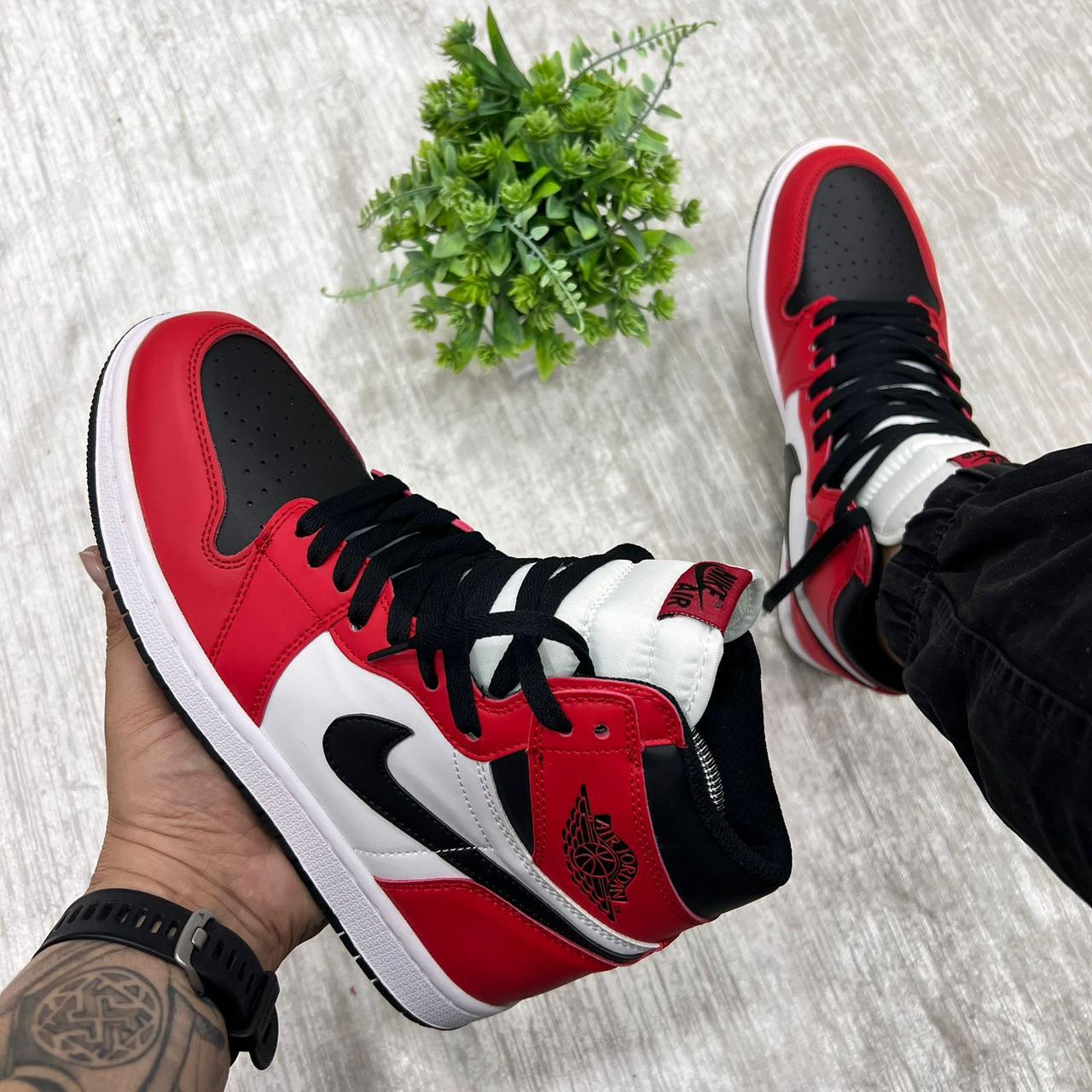 JORDAN RETRO 1, DAMA Y CABALLERO