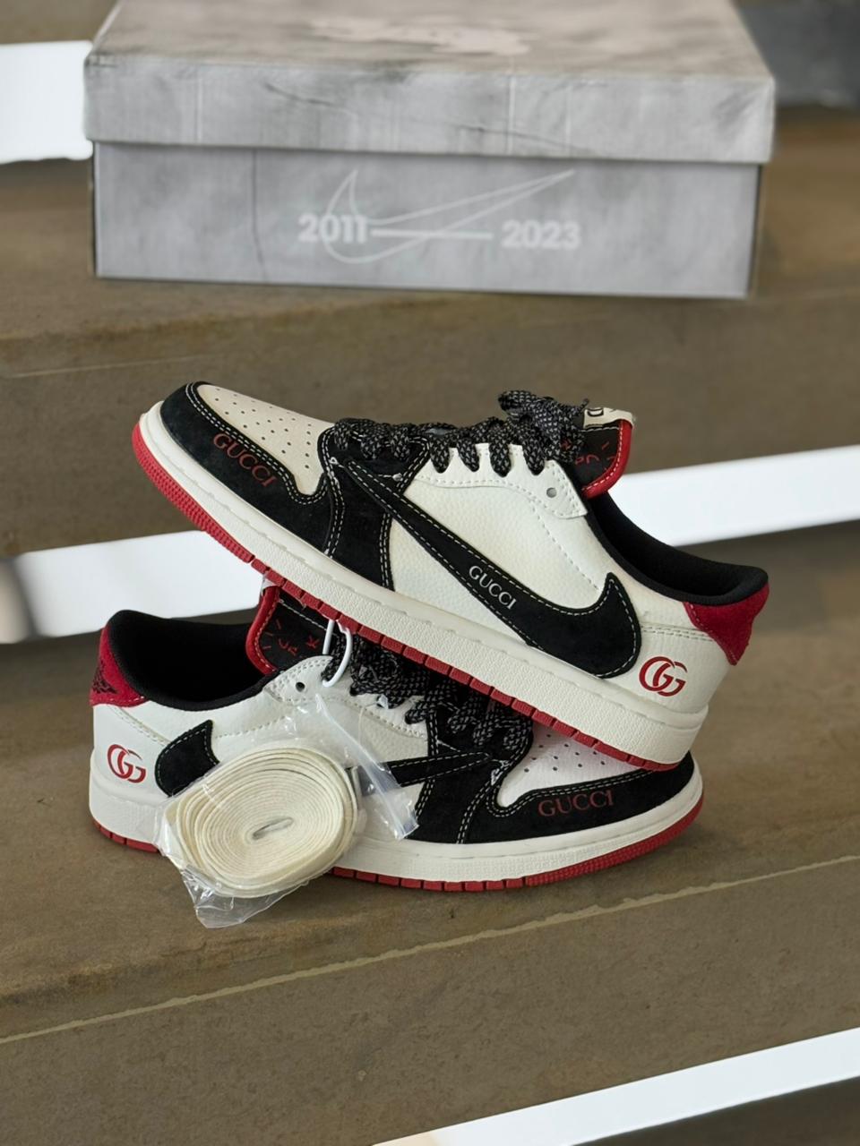 JORDAN R1 TRAVIS CABALLERO