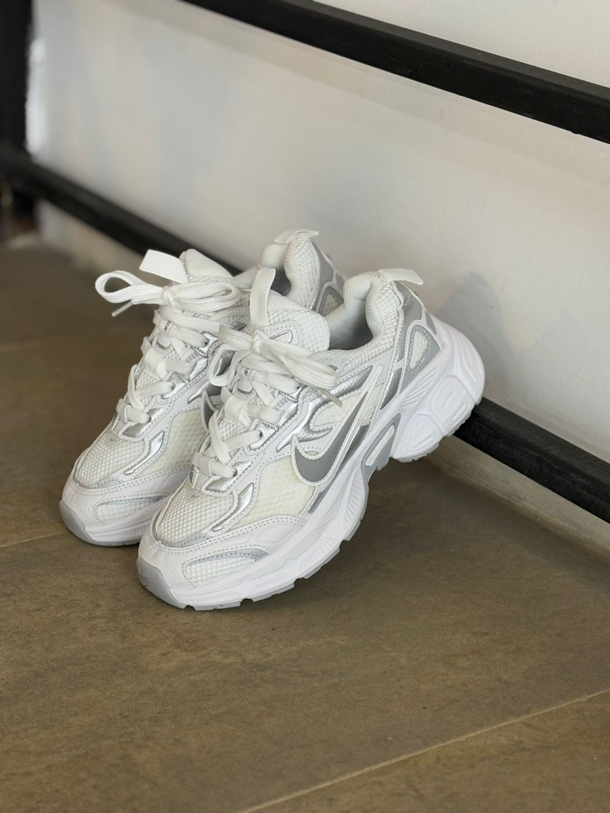 NIKE CUSHLON 1557 DAMA