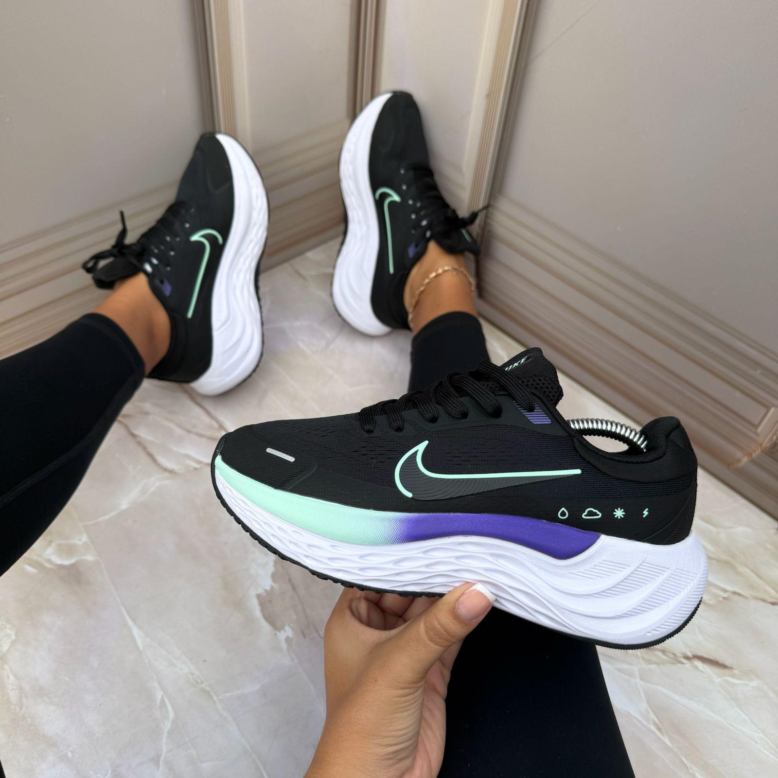 NIKE ZOOM DAMA