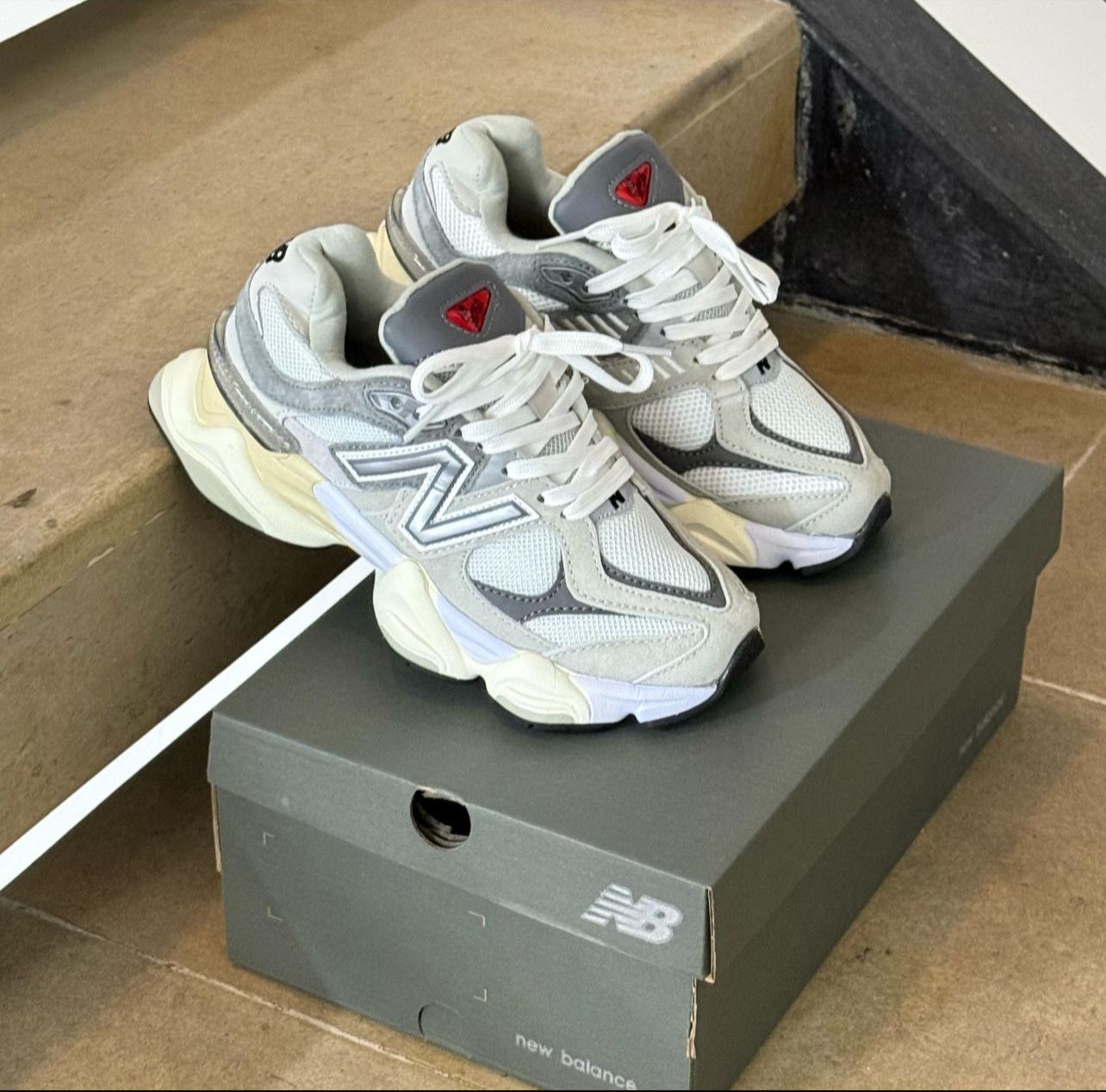 NEW BALANCE 9060 DAMA