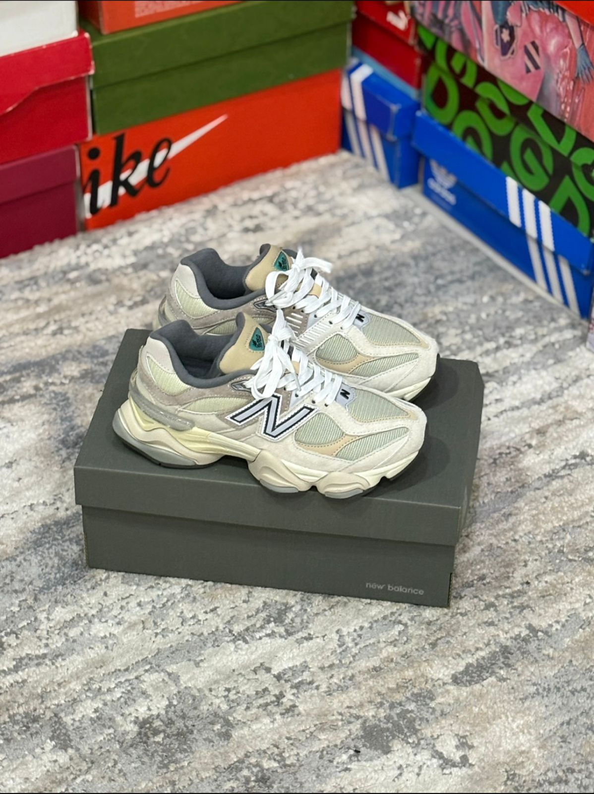 NEW BALANCE 9060 DAMA Y CABALLERO