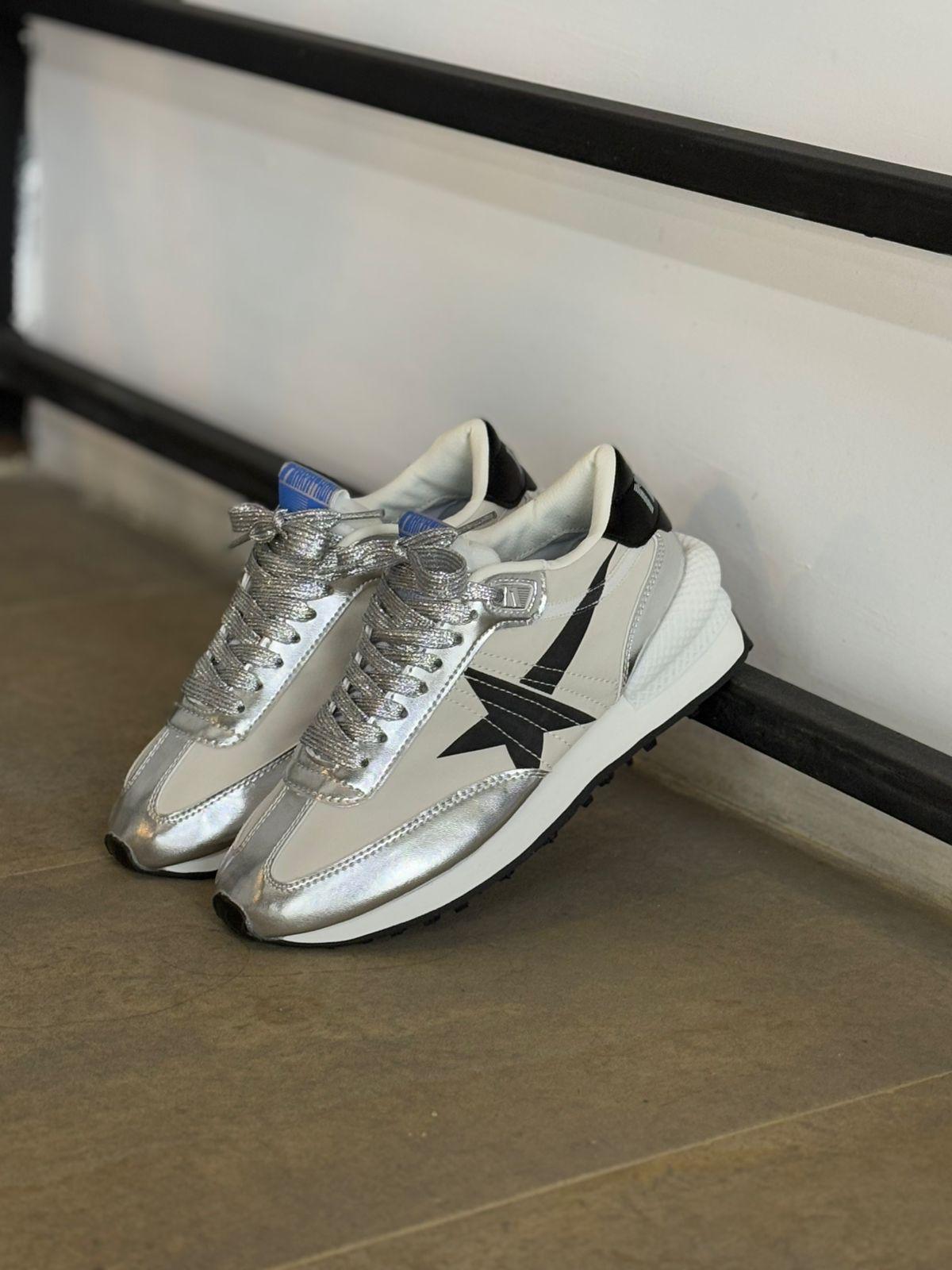 GOLDEN GOOSE DAMA