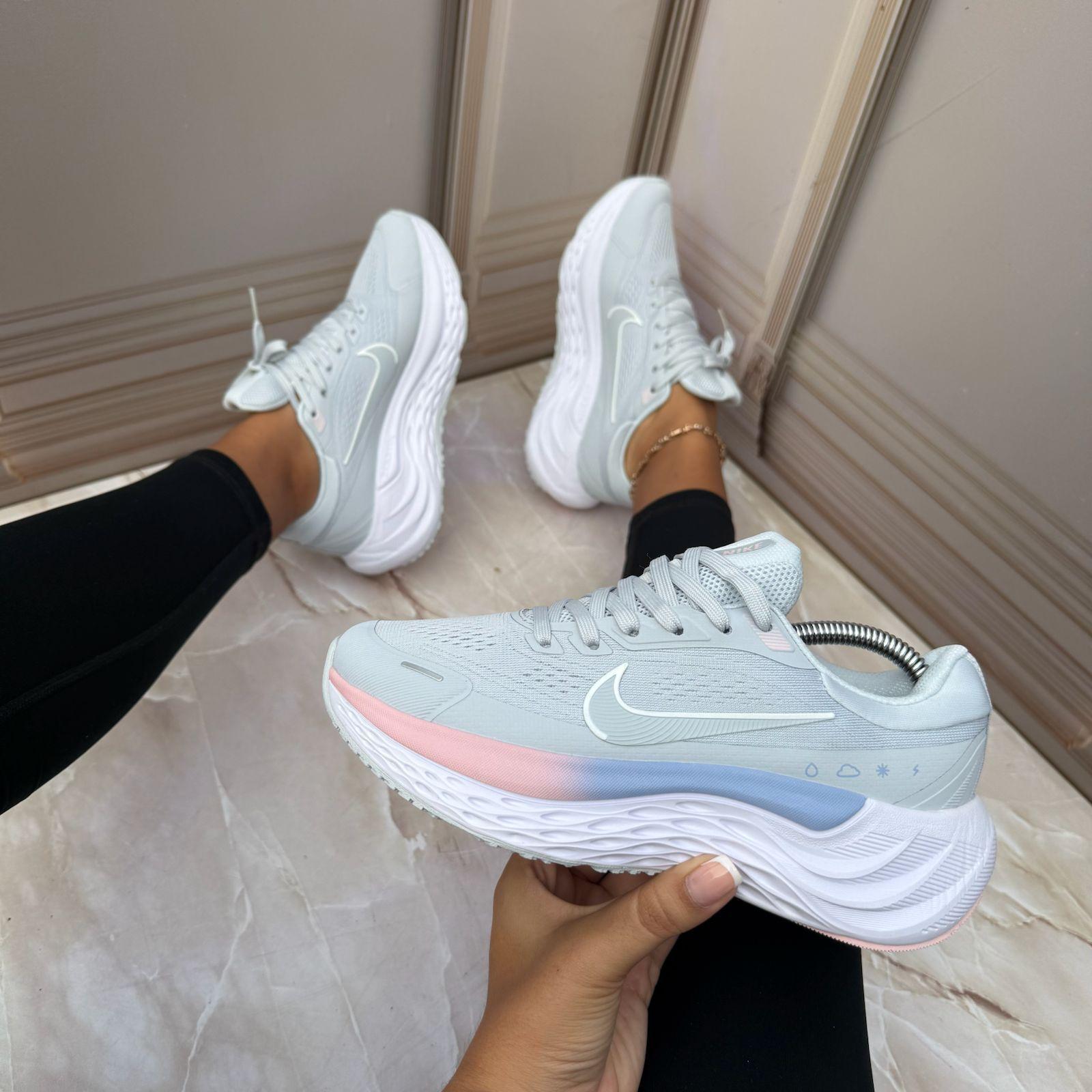 NIKE ZOOM DAMA