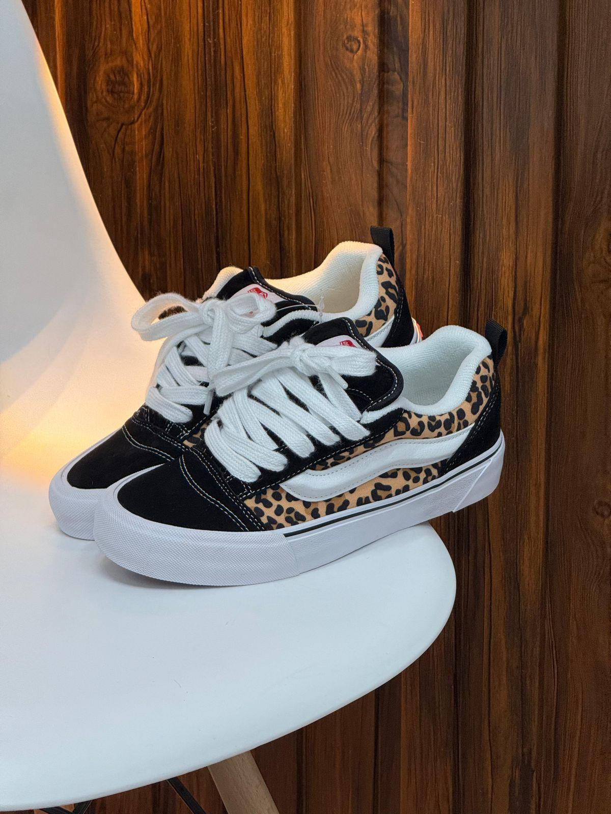 VANS KNU DAMA